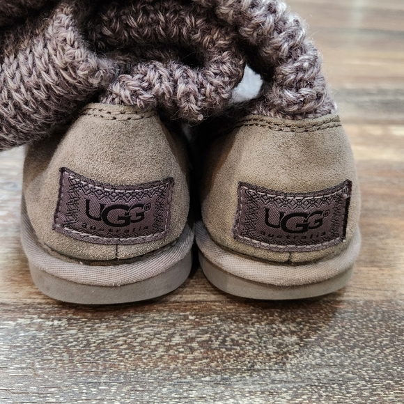 UGG CLASSIC CARDY II  KNIT BOOTS SIZE 6 - Picture 6 of 9